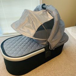 UPPA BABY  Bassinet 