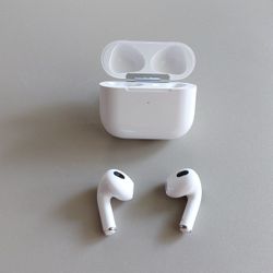 Bluetooth earbuds 