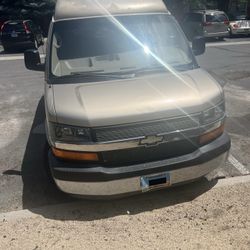 Chevrolet Express Van