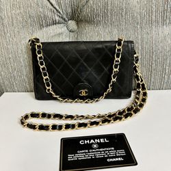 Black Quilted Chanel Wallet On Chain 