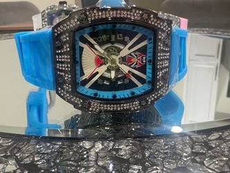 New Luxury Watch – Blue Silicone Band – Crystal Bezel