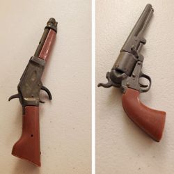 VINTAGE TOYS - 1958 Steve McQueen Mares Laig Official Wanted Dead or Alive  Cap Gun Rifle & Colt 45 Toys by Marx