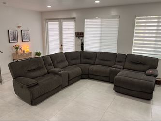 Large Gray Power Reclining Sectional Sofa – Like New