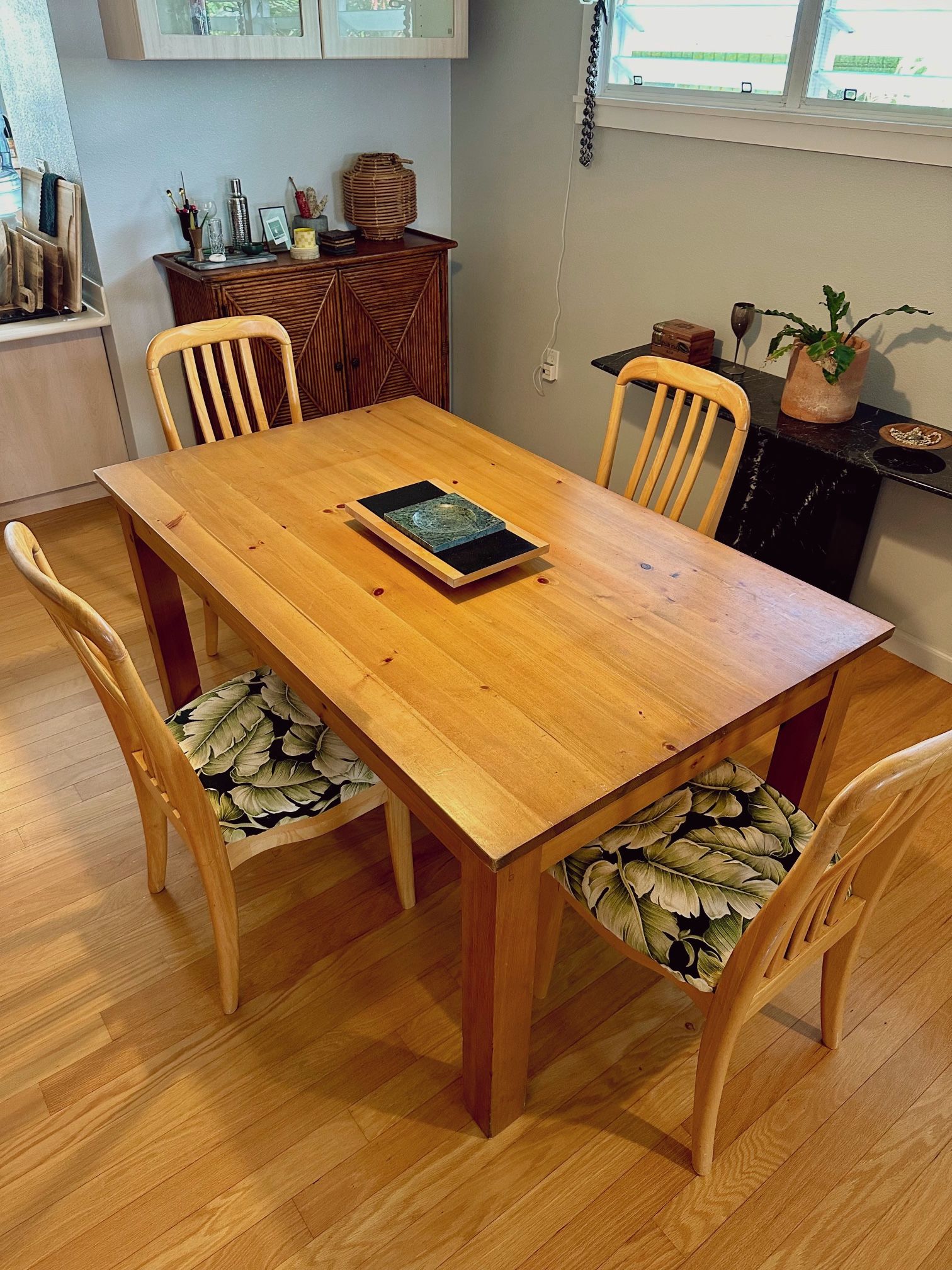 Solid Wood Dining Set (delivery available)