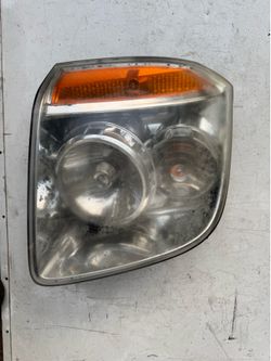 2007-2014 GMC Yukon headlight