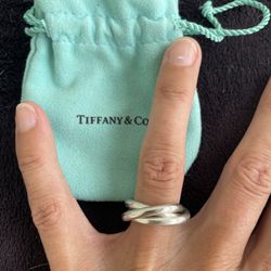 Tiffany & Co. Interlocking Circles Ring