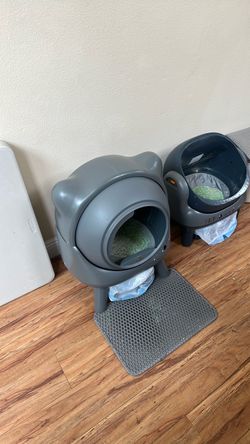 Self cleaning  litter box