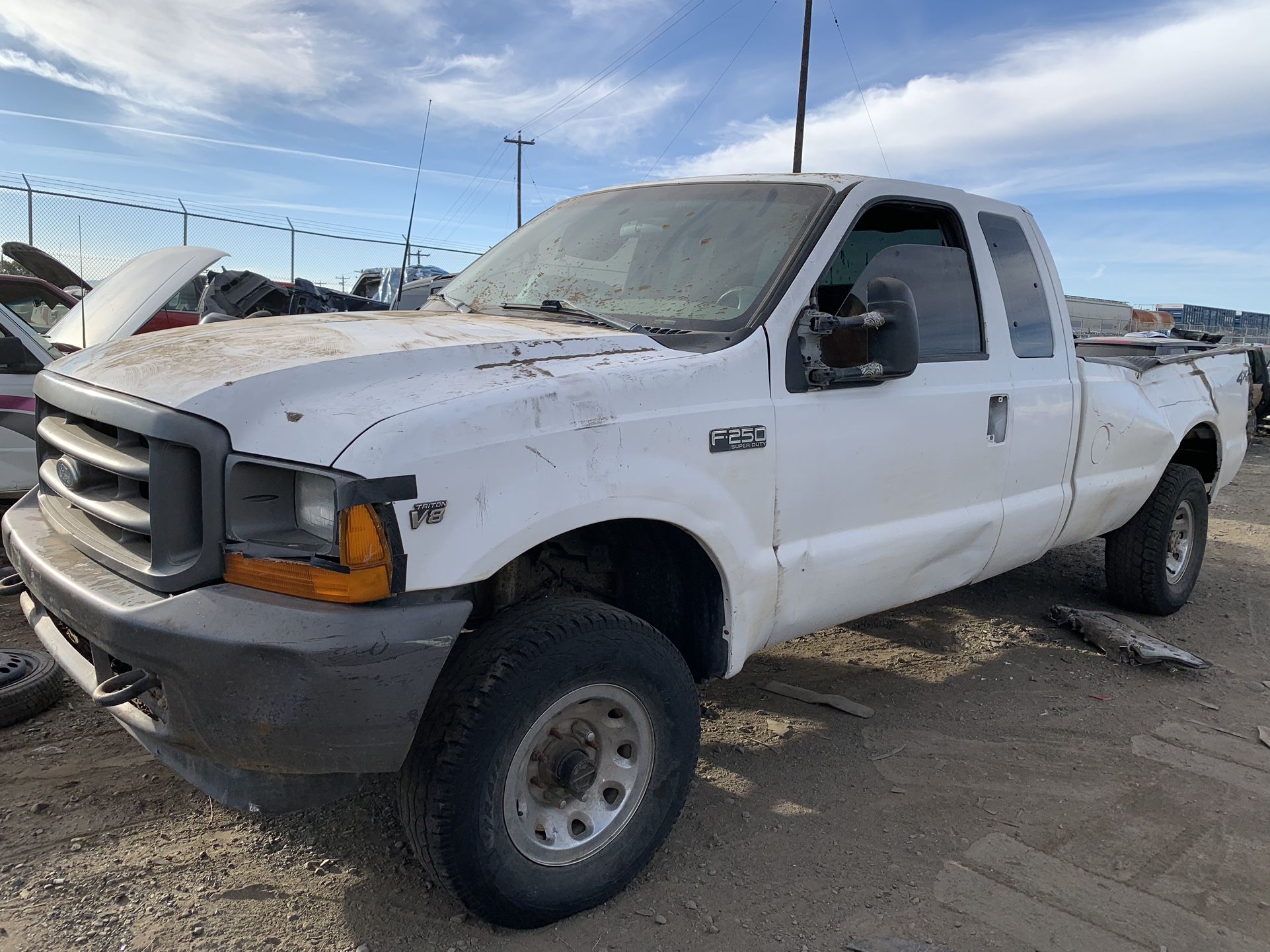 2001 Ford F250 XL 5.4L V8 Superduty 4X4 Partout for Parts Only (509) Is Área Code