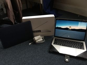 13.3 inch macBook pro Retina 2017 with 2 covers