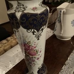 English pottery Vase