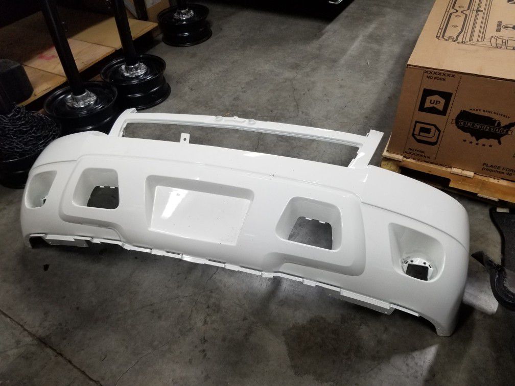 2009 Tahoe/suburban bumper new with new paint