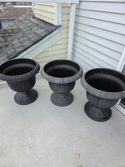 Plastic Black Garden/Flower Pots