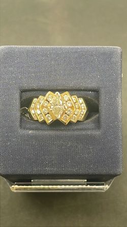 14K Gold Ladies Ring Size 4