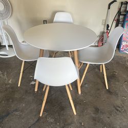 Mid-century Modern Dinning Table And Chairs