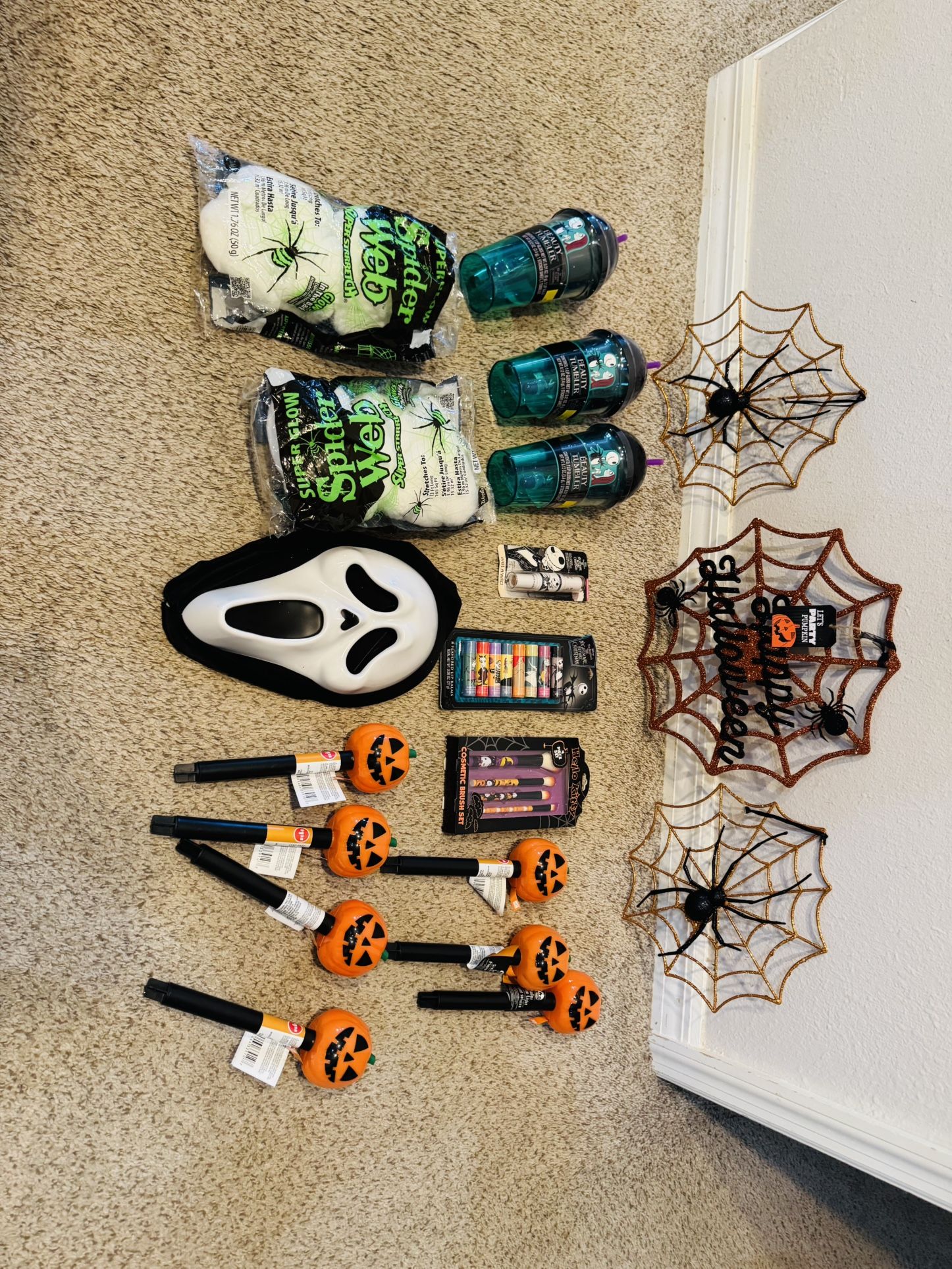 Assorted Halloween Decor