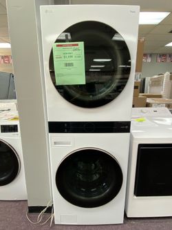 LG GAS WashTower Laundry Center