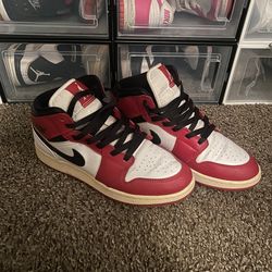Jordan 1 Mid Chicago 6.5Y
