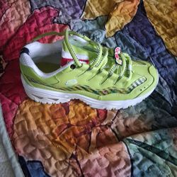 Sketchers Woman Size 8