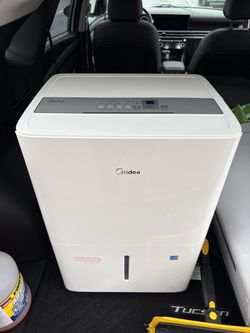 Midea Dehumidifier – Excellent Condition