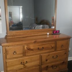 Real oak wood, queen bedroom furniture sets, nightstands, and dresser