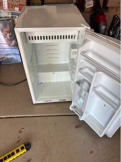 Mini fridge