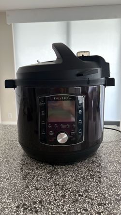 Instant Pot Pro Multi-Use Pressure Cooker - 8 QT