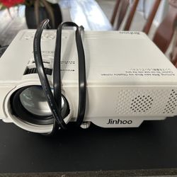 Jinhoo Projector And 6ft Roll Down Screen 
