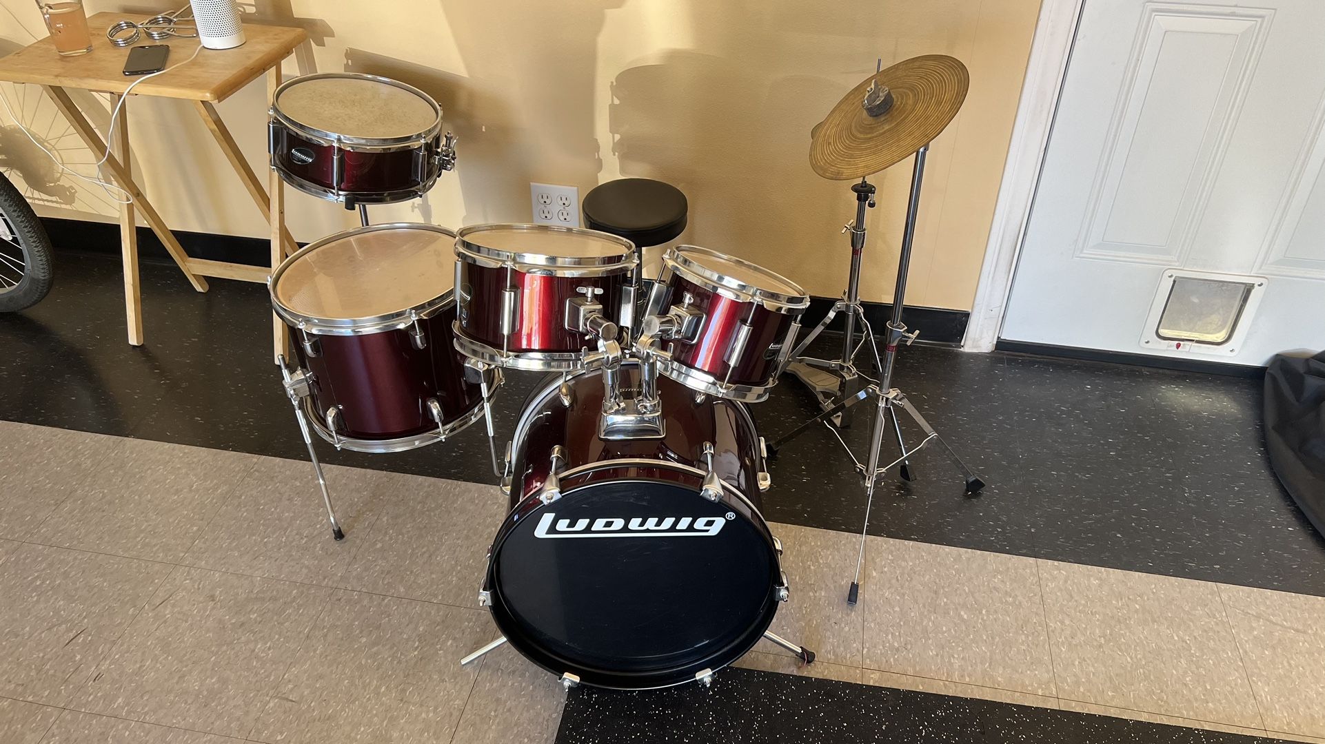 Ludwig Junior Outfit Drum Set