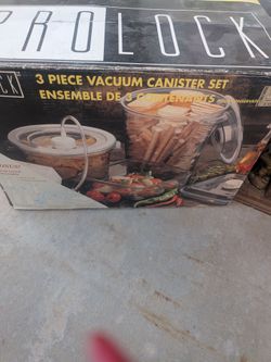 Vacuum canister