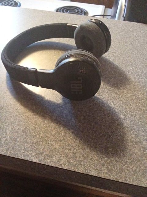 JBL Wireless Bluetooth Headphones