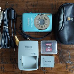 Canon Powershot SD1200 IS Digital ELPH Blue Camera Bundle - TESTED