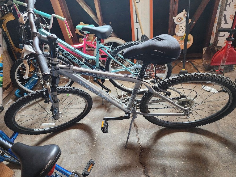 TREK 4300 mountain Bike