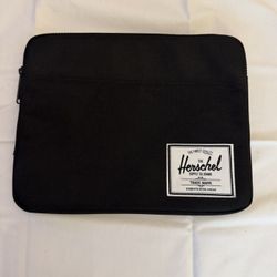 Herschel Padded Zip Case