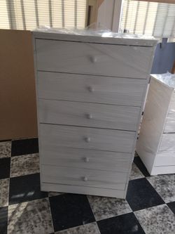 Dresser new