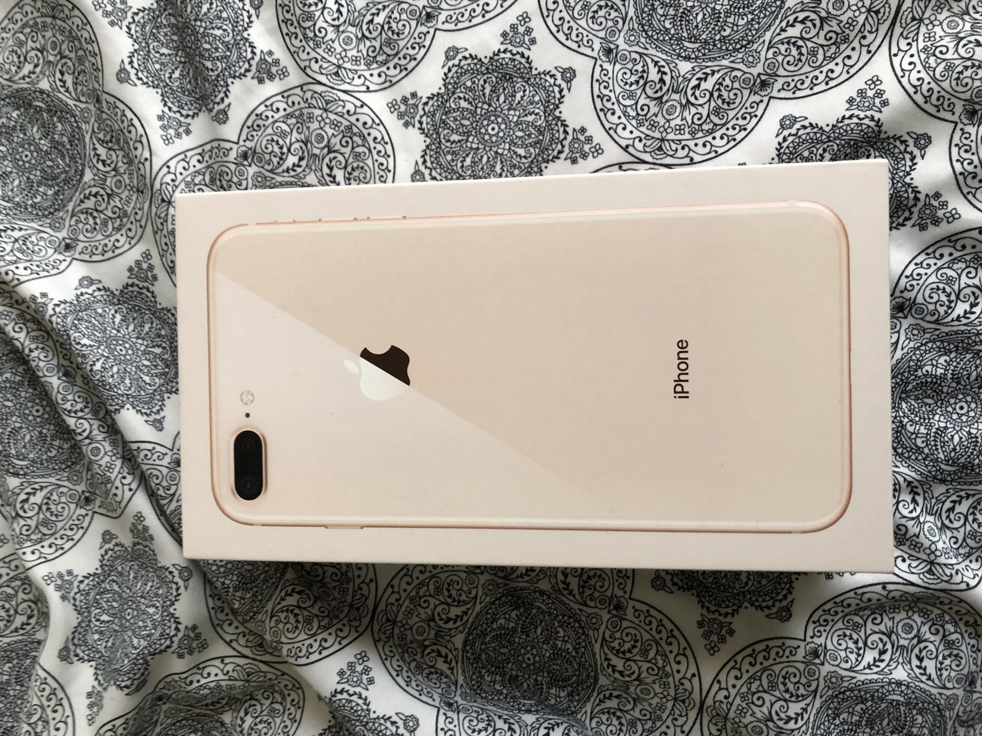 iPhone 8 plus brend new bed esn Sprint carrierr