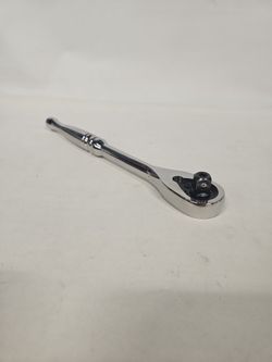 Husky 3/8" Drive 72-Tooth 8.25" Full Polish Ratchet 816280-12