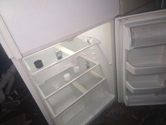 Frigidaire Fridge Apt Size 30 by 68 High