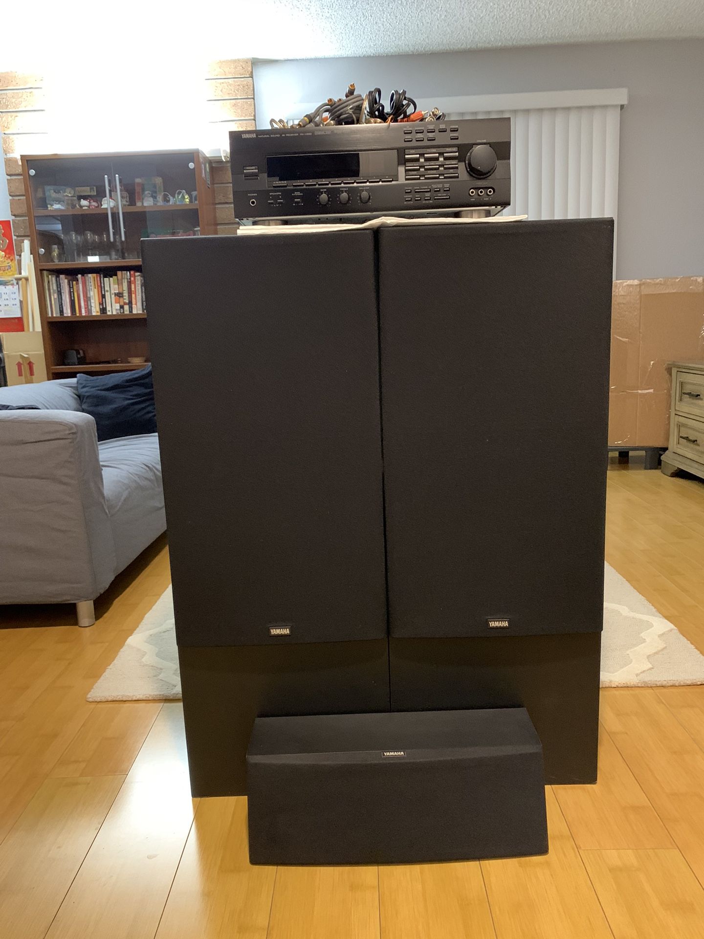 YAMAHA NS-A1236 & Yamaha RX-V592 Natural Sound Stereo Surround AV Receiver