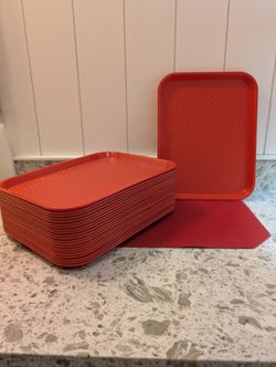 22 Serving trays