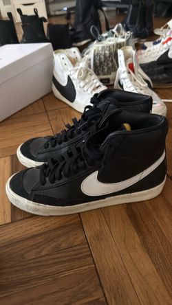 Nike Blazer Mid '77  size 9.5