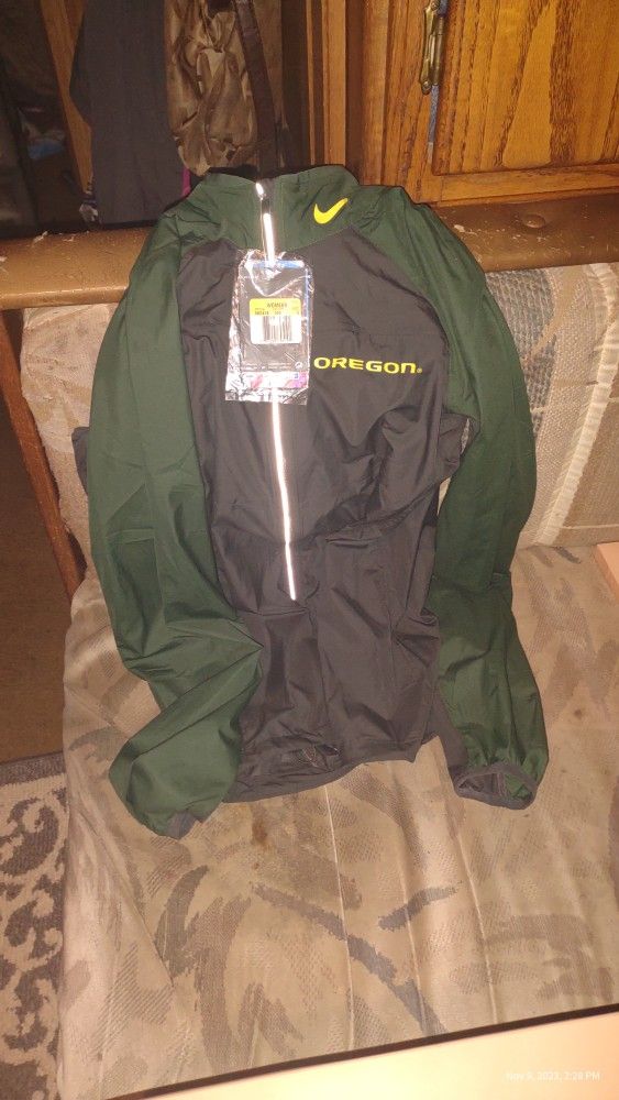 Women's Nike Oregon Duck Rain Jacket Size Small