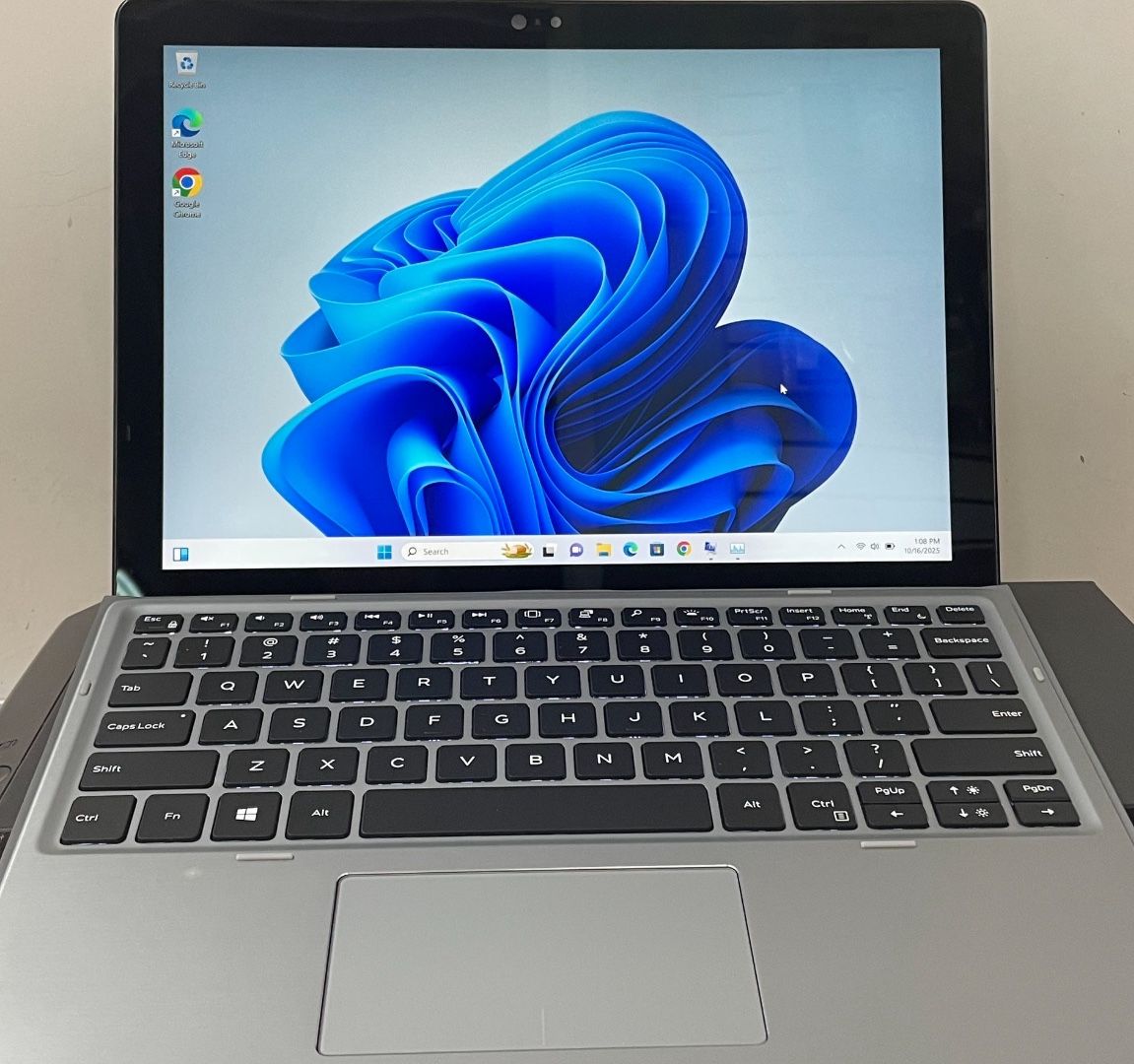 Tablet/ Laptop Dell Latitude 7200 2-in-1 Touch 12.3”, Intel I5, Ram 16gb, Drive 256gb SSD, Windows 11 Pro