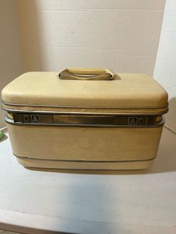 Samsonite Silhouette Off White Hard Body Train Case-$45 CASH