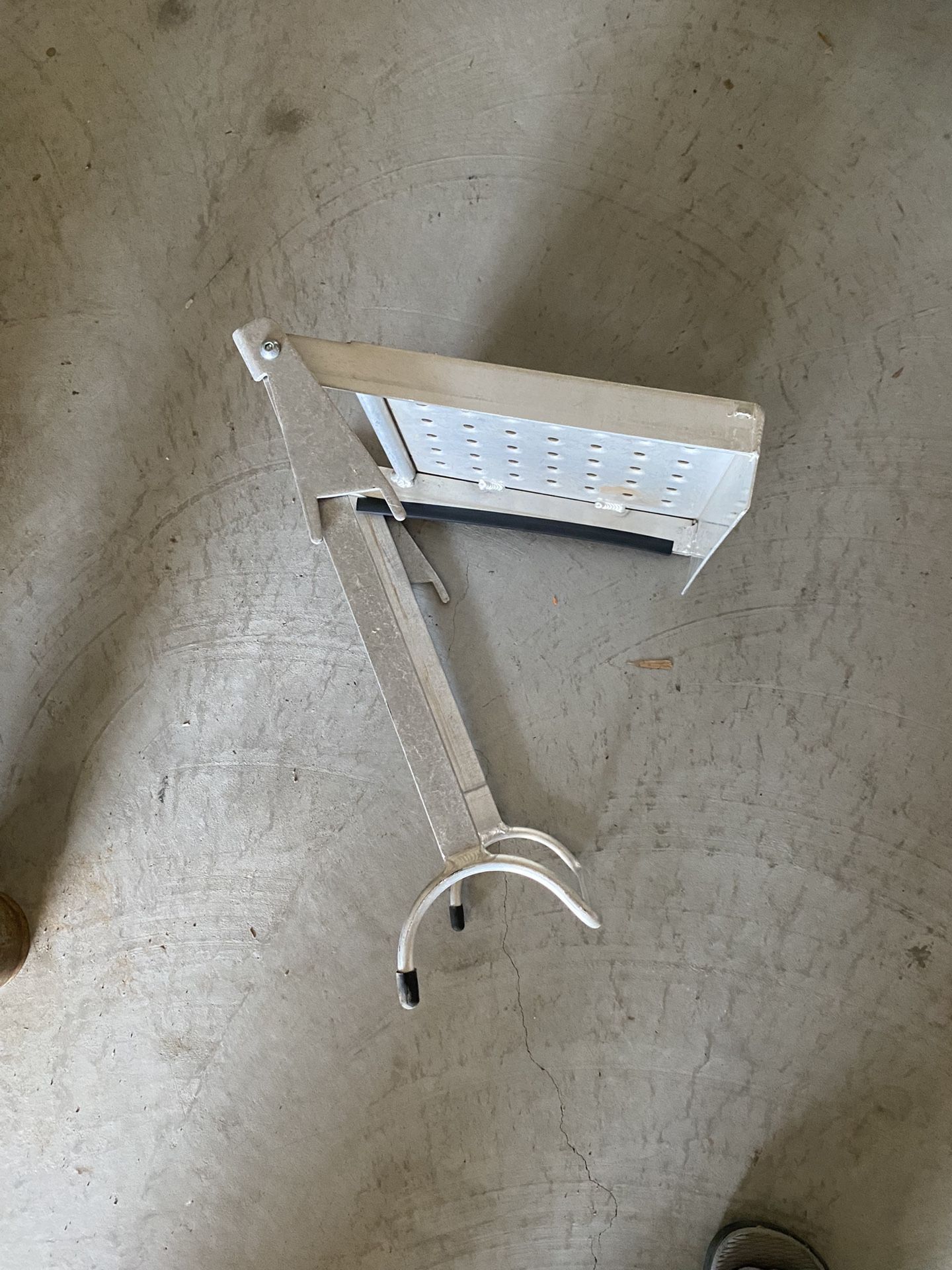 Tray Support Shelf For Ladder