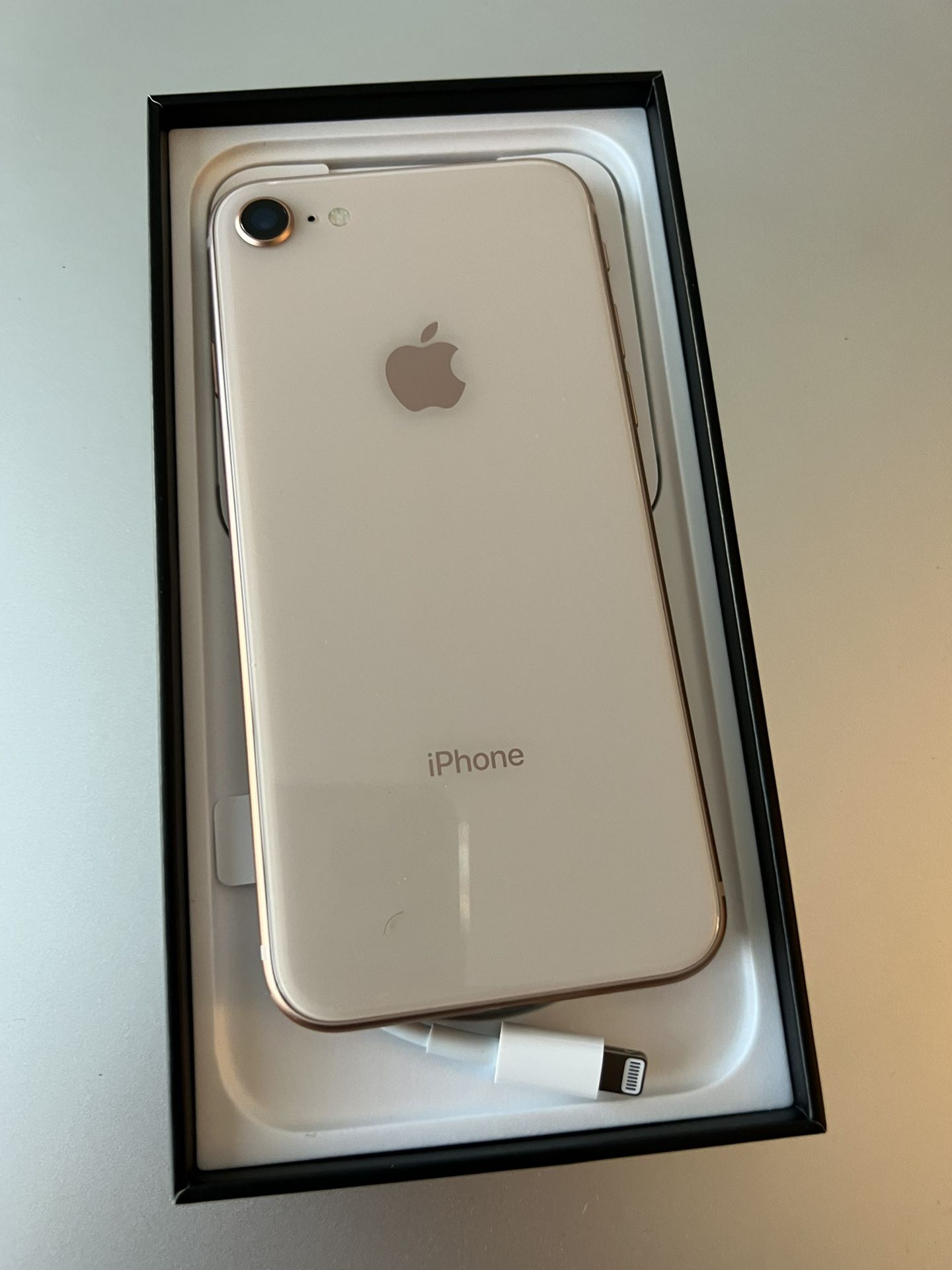 Iphone 8 Gold 64GB ANY CARRIER GOLD