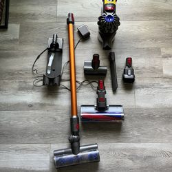 Dyson Vacuum V8