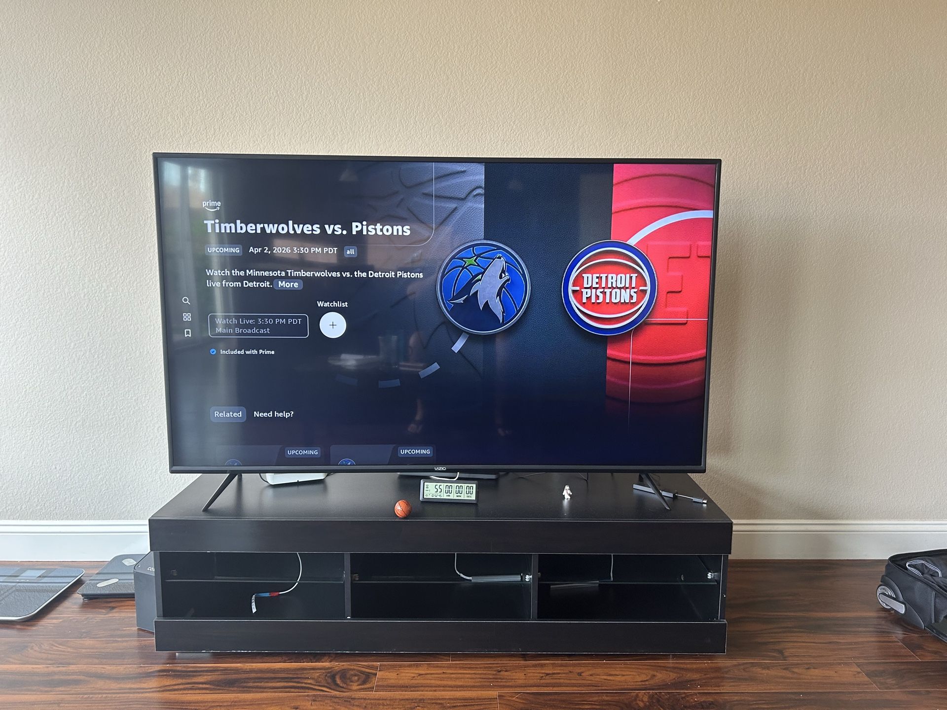 60 inch tv with stand for Sale in Las Vegas, NV - OfferUp
