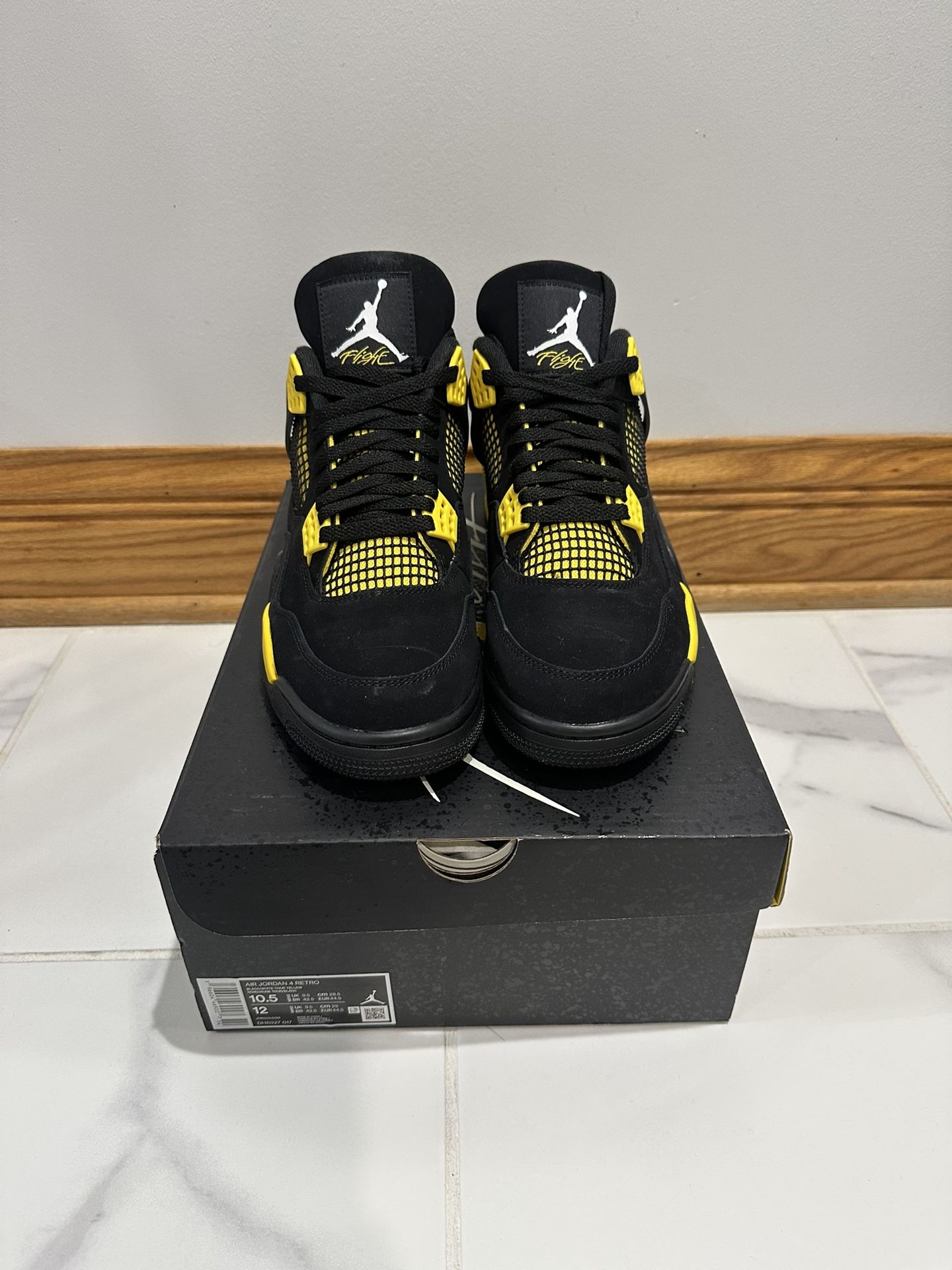 Jordan 4 Thunder
