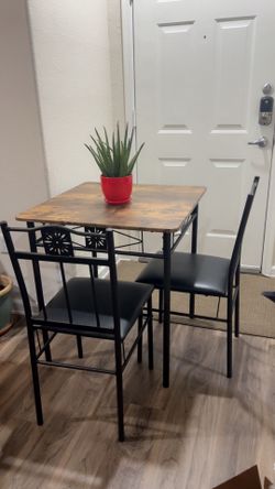 Outdoors/indoors table
