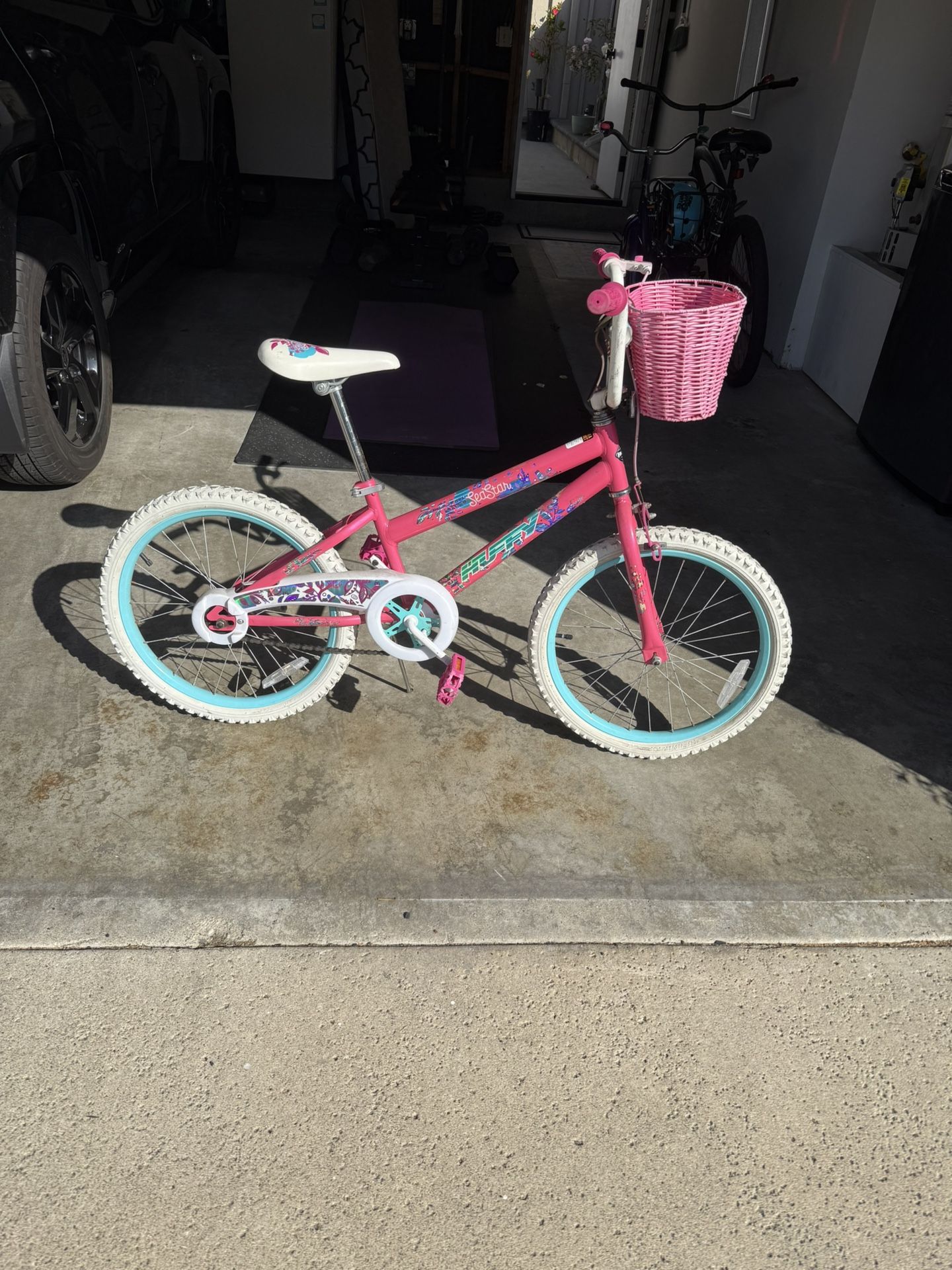 20 Inch Girls pink bike 🚲